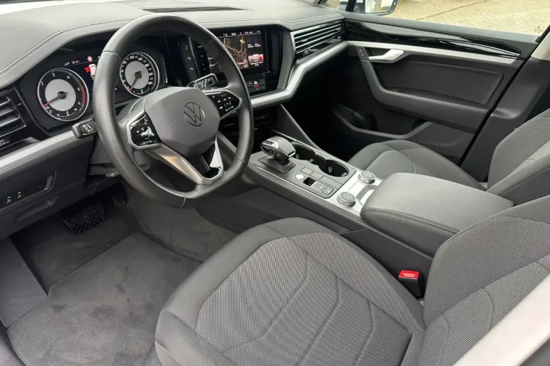 Volkswagen Touareg din 2023 cu 21.721 km - oferta VOL109978 - foto 15