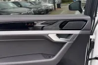 Volkswagen Touareg din 2023 cu 21.721 km - oferta VOL109978 - foto 18