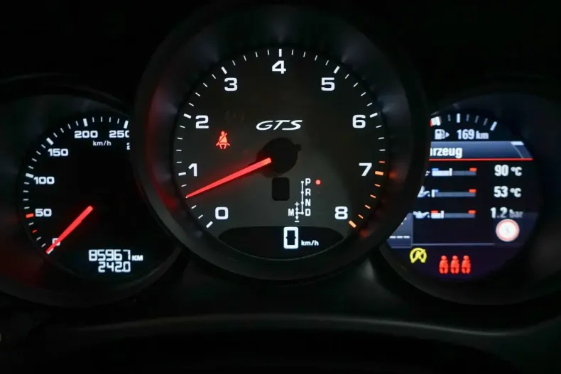 Porsche Macan din 2020 cu 85.500 km - oferta POR109983 - foto 24