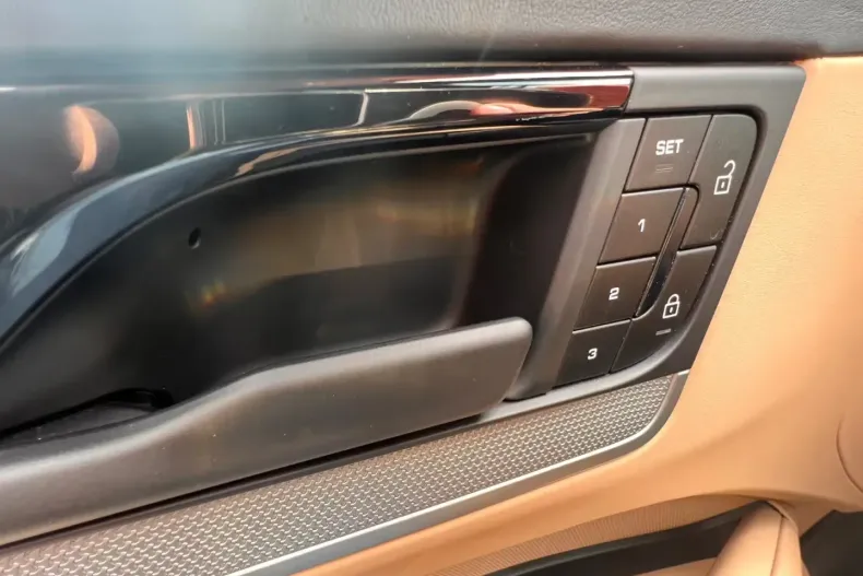 Porsche Cayenne din 2023 cu 19.800 km - oferta POR109990 - foto 14