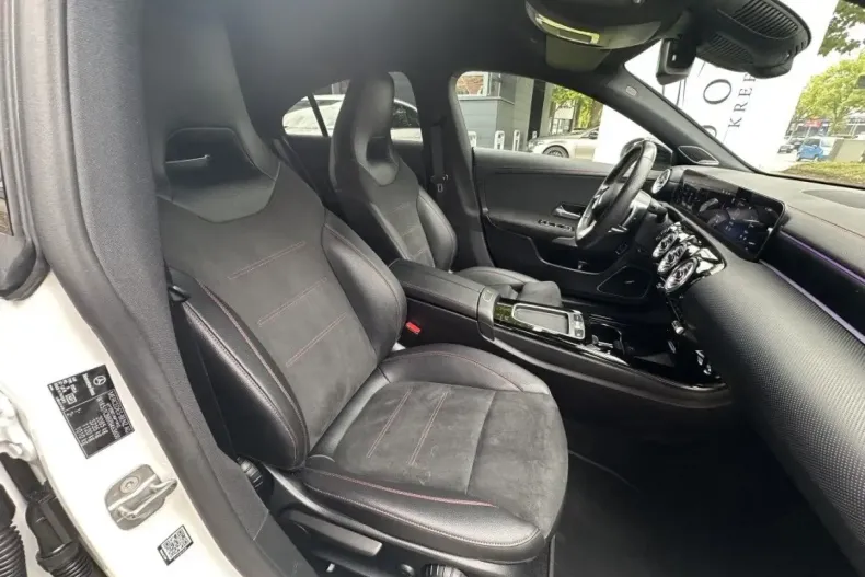 Mercedes-Benz CLA 200 din 2023 cu 68.695 km - oferta MER109994 - foto 6