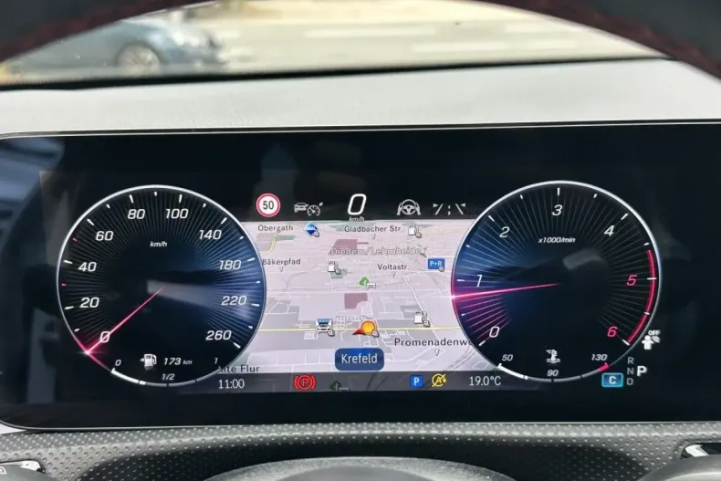 Mercedes-Benz CLA 200 din 2023 cu 68.695 km - oferta MER109994 - foto 12