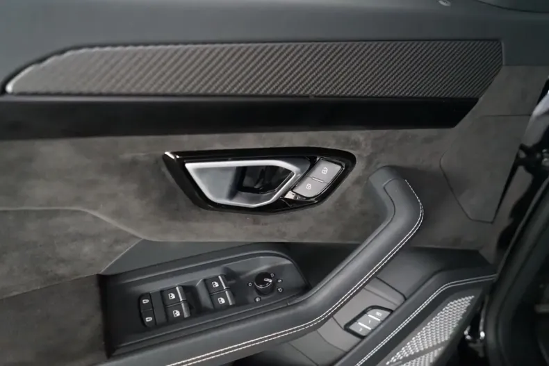 Lamborghini Urus din 2024 cu 13.048 km - oferta LAM110009 - foto 12