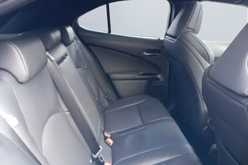 Lexus UX din 2024 cu 5.000 km - oferta LEX110011 - foto 4