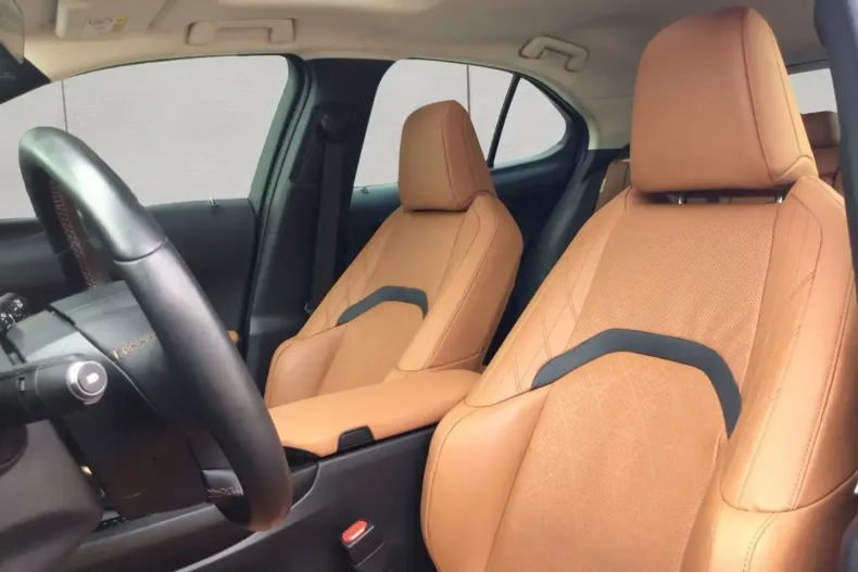 Lexus UX din 2022 cu 19.720 km - oferta LEX110015 - foto 4