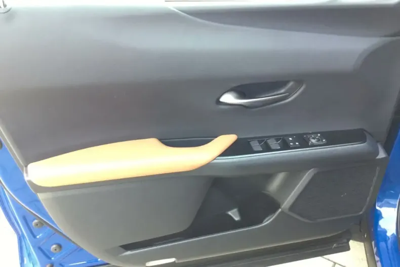 Lexus UX din 2022 cu 19.720 km - oferta LEX110015 - foto 6