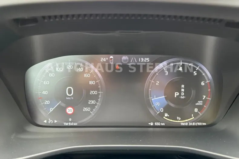 Volvo XC40 din 2023 cu 9.000 km - oferta VOL110032 - foto 13