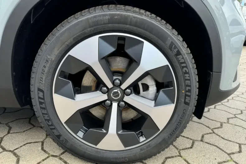 Volvo XC40 din 2024 cu 8.044 km - oferta VOL110033 - foto 15