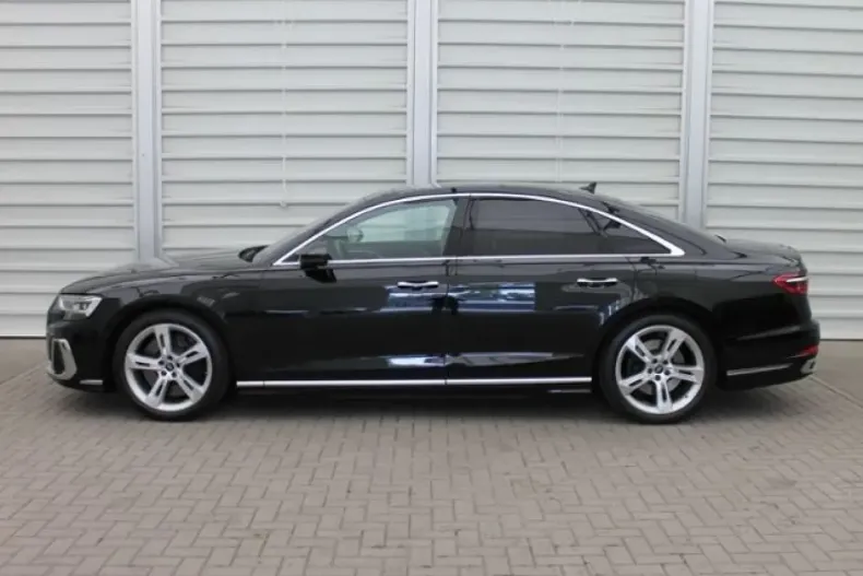 Audi A8 din 2022 cu 69.990 km - oferta AUD110038 - foto 3