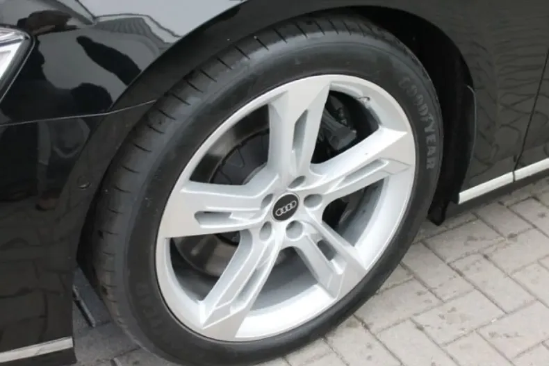 Audi A8 din 2022 cu 69.990 km - oferta AUD110038 - foto 6