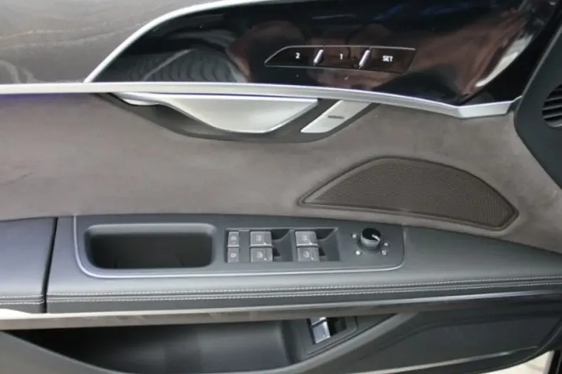 Audi A8 din 2022 cu 69.990 km - oferta AUD110038 - foto 17