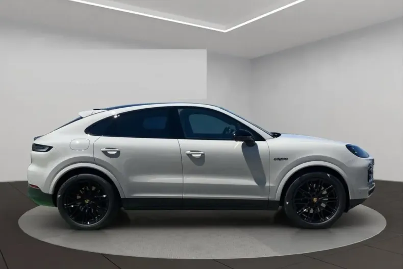 Porsche Cayenne din 2024 cu 5.900 km - oferta POR110053 - foto 3