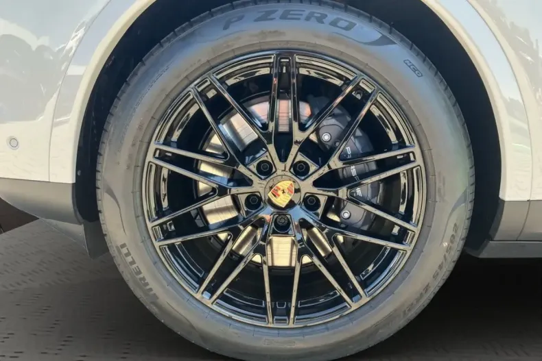 Porsche Cayenne din 2024 cu 5.900 km - oferta POR110053 - foto 12