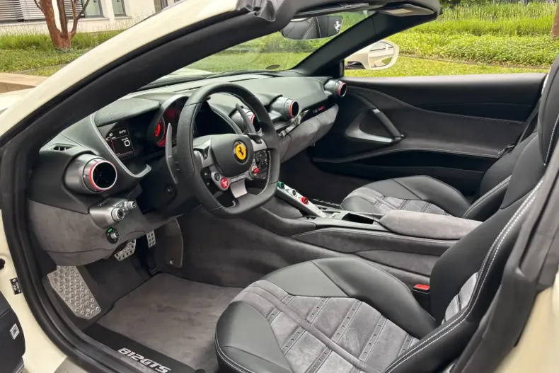 Ferrari 812 din 2022 cu 9.090 km - oferta FER110054 - foto 10