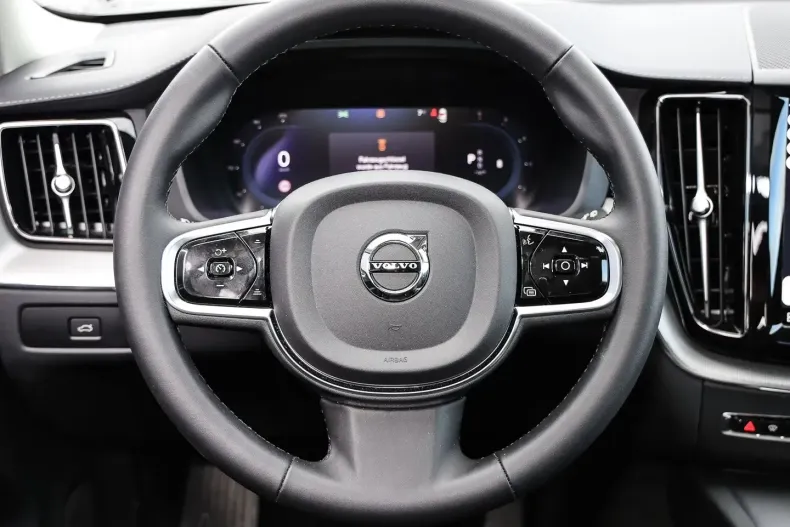 Volvo XC60 din 2023 cu 15.659 km - oferta VOL110062 - foto 6