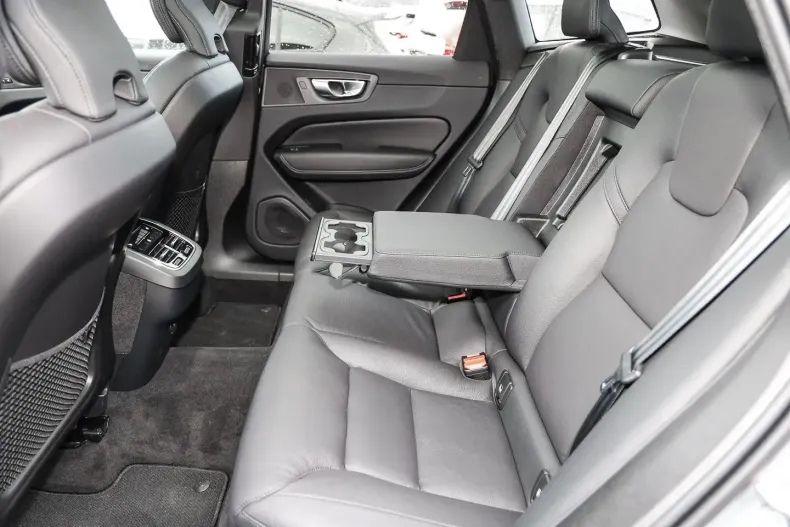 Volvo XC60 din 2023 cu 15.659 km - oferta VOL110062 - foto 15