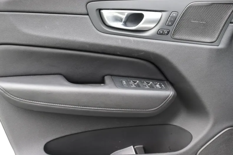 Volvo XC60 din 2023 cu 16.072 km - oferta VOL110063 - foto 10