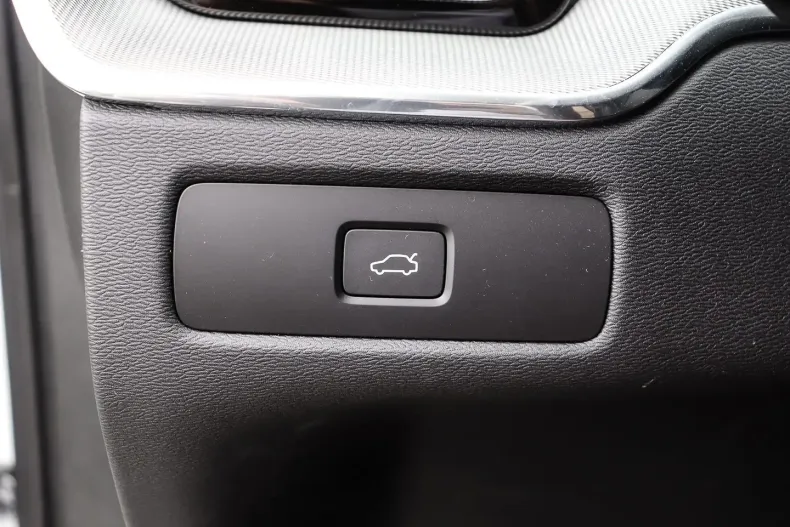 Volvo XC60 din 2023 cu 16.072 km - oferta VOL110063 - foto 11