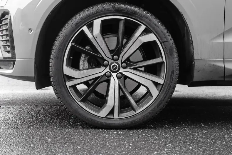 Volvo XC60 din 2023 cu 23.231 km - oferta VOL110064 - foto 3