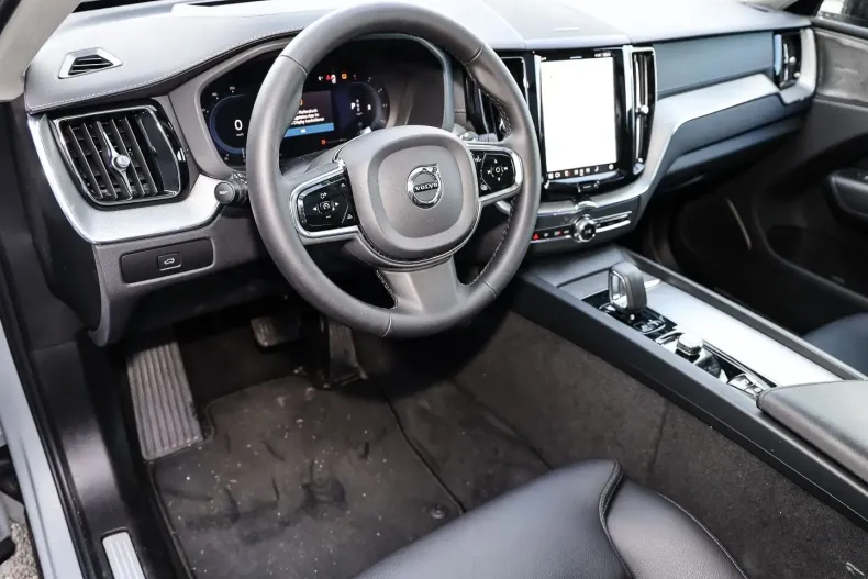 Volvo XC60 din 2023 cu 23.231 km - oferta VOL110064 - foto 4