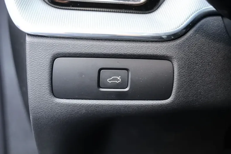 Volvo XC60 din 2023 cu 23.231 km - oferta VOL110064 - foto 11