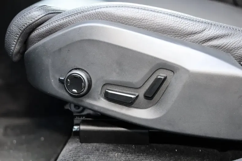 Volvo XC60 din 2023 cu 23.231 km - oferta VOL110064 - foto 12