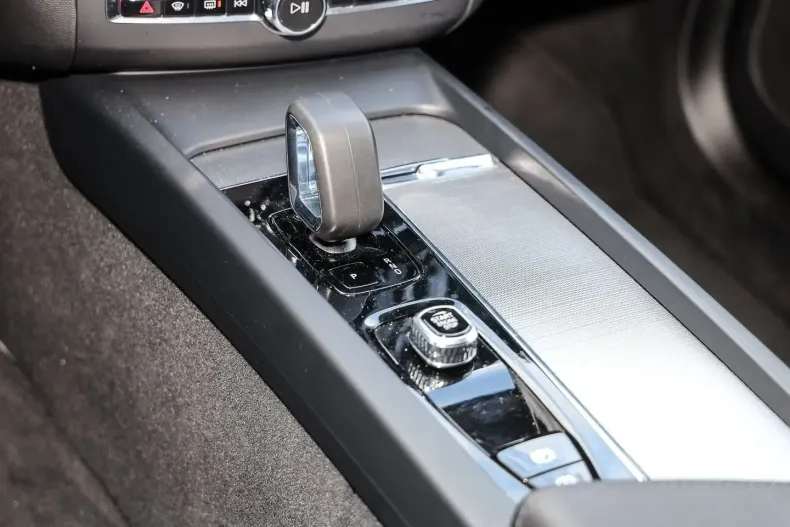 Volvo XC60 din 2023 cu 23.231 km - oferta VOL110064 - foto 13