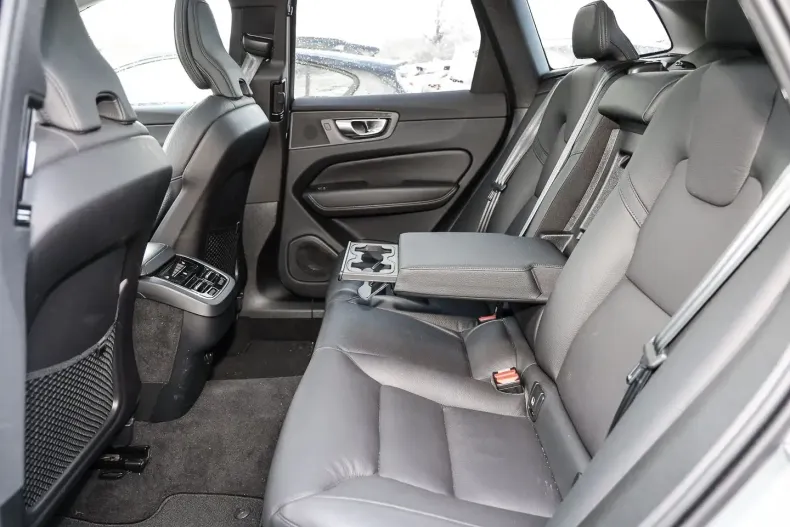 Volvo XC60 din 2023 cu 23.231 km - oferta VOL110064 - foto 15