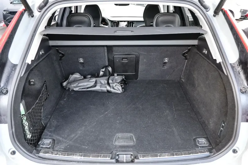 Volvo XC60 din 2023 cu 23.231 km - oferta VOL110064 - foto 16