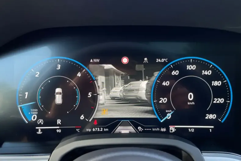 Volkswagen Touareg din 2024 cu 22.000 km - oferta VOL110077 - foto 12