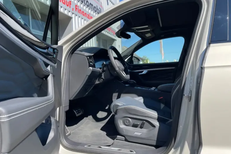 Volkswagen Touareg din 2024 cu 22.000 km - oferta VOL110077 - foto 16