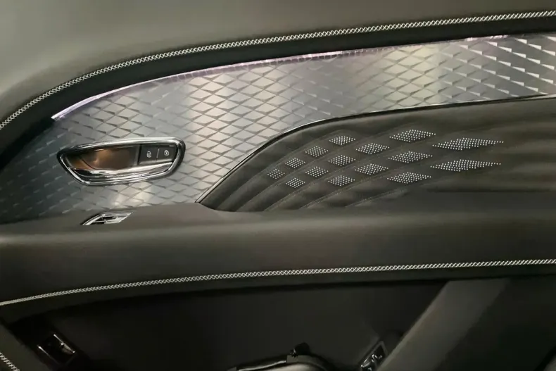 Bentley Bentayga din 2024 cu 9.500 km - oferta BEN110083 - foto 14