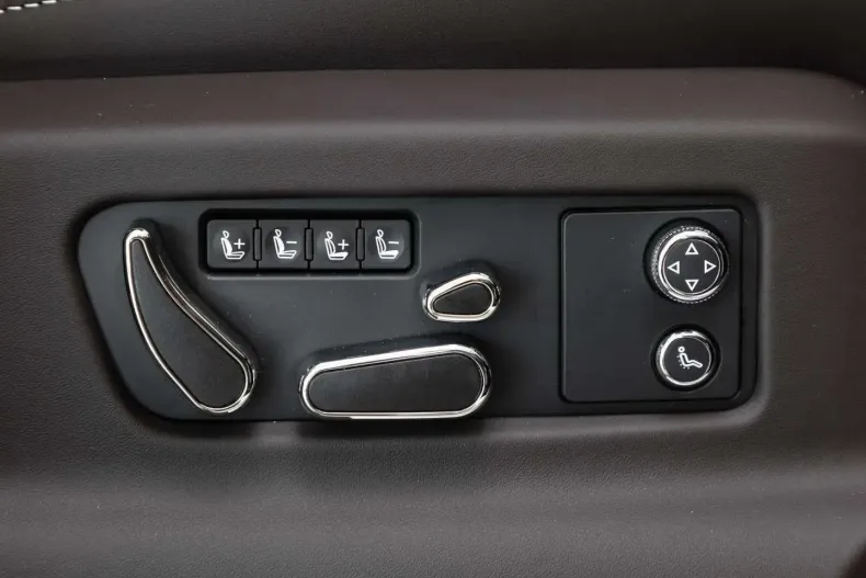 Bentley Bentayga din 2024 cu 9.900 km - oferta BEN110087 - foto 12