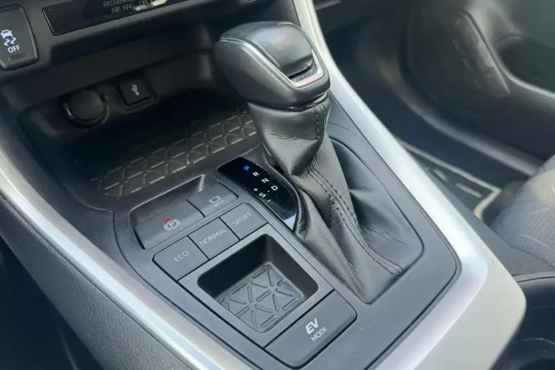 Toyota RAV4 din 2021 cu 65.437 km - oferta TOY110092 - foto 19