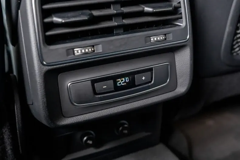 Audi Q8 din 2021 cu 20.999 km - oferta AUD110093 - foto 8