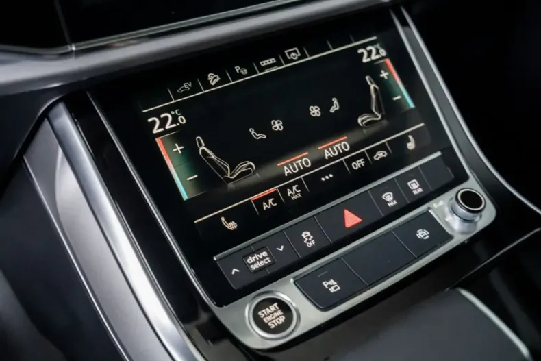 Audi Q8 din 2021 cu 20.999 km - oferta AUD110093 - foto 17