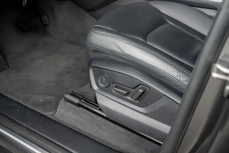 Audi Q8 din 2021 cu 20.999 km - oferta AUD110093 - foto 24