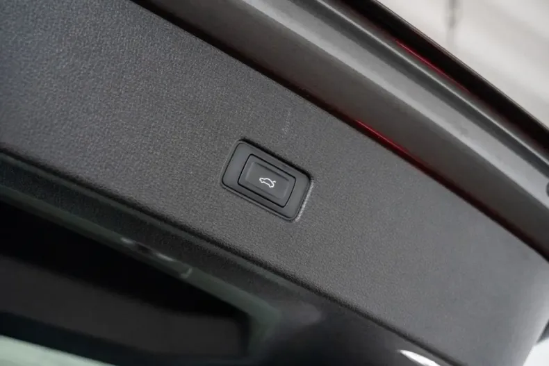 Audi Q8 din 2021 cu 20.999 km - oferta AUD110093 - foto 26