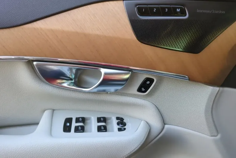 Volvo XC90 din 2021 cu 25.500 km - oferta VOL110098 - foto 17