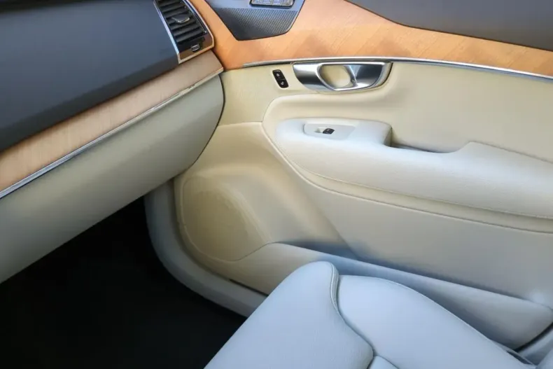 Volvo XC90 din 2021 cu 25.500 km - oferta VOL110098 - foto 19