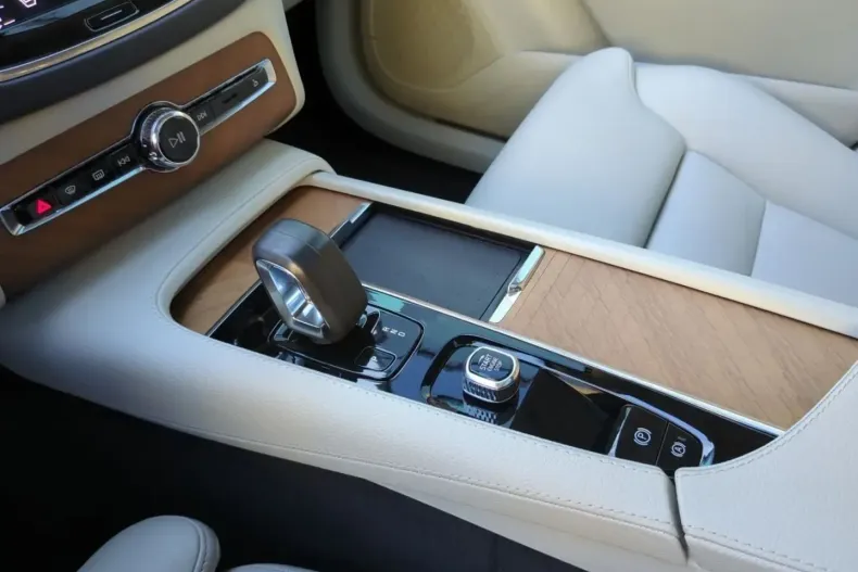 Volvo XC90 din 2021 cu 25.500 km - oferta VOL110098 - foto 20