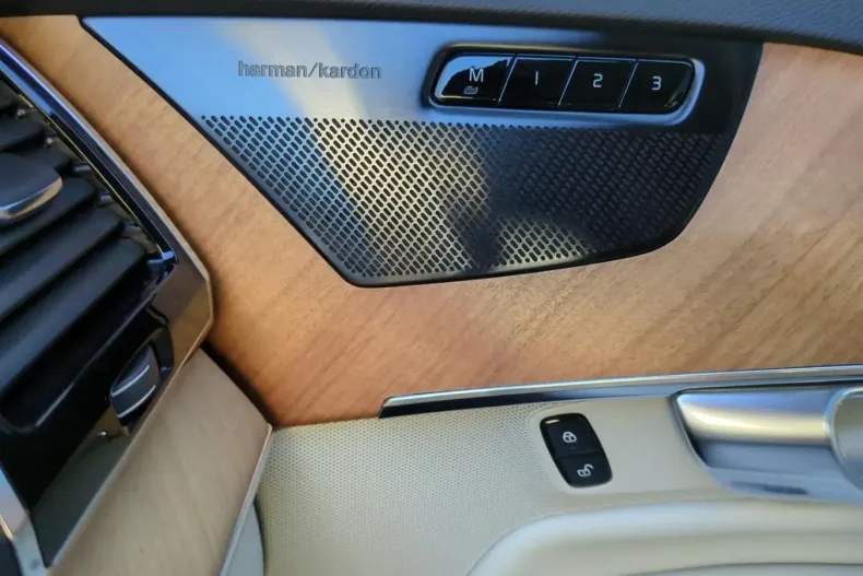 Volvo XC90 din 2021 cu 25.500 km - oferta VOL110098 - foto 23