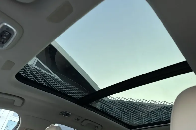 Volvo XC60 din 2020 cu 70.800 km - oferta VOL110100 - foto 29