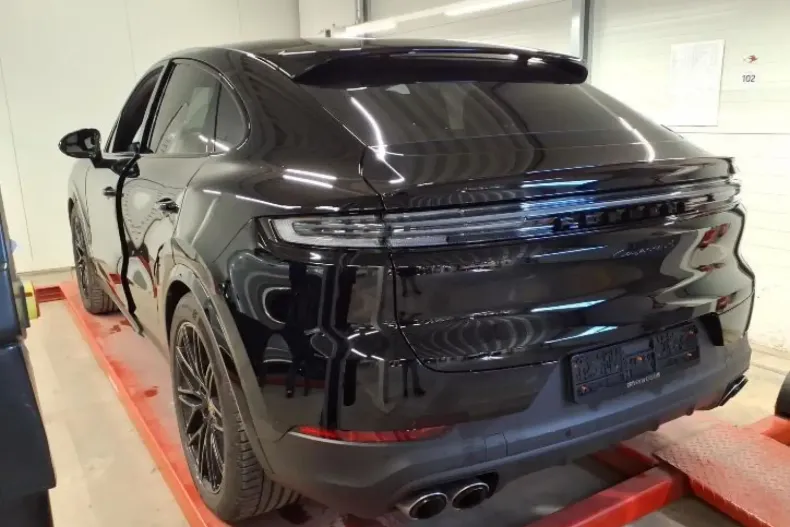 Porsche Cayenne din 2024 cu 27.600 km - oferta POR110101 - foto 4