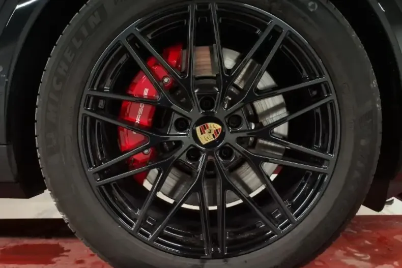 Porsche Cayenne din 2024 cu 27.600 km - oferta POR110101 - foto 10