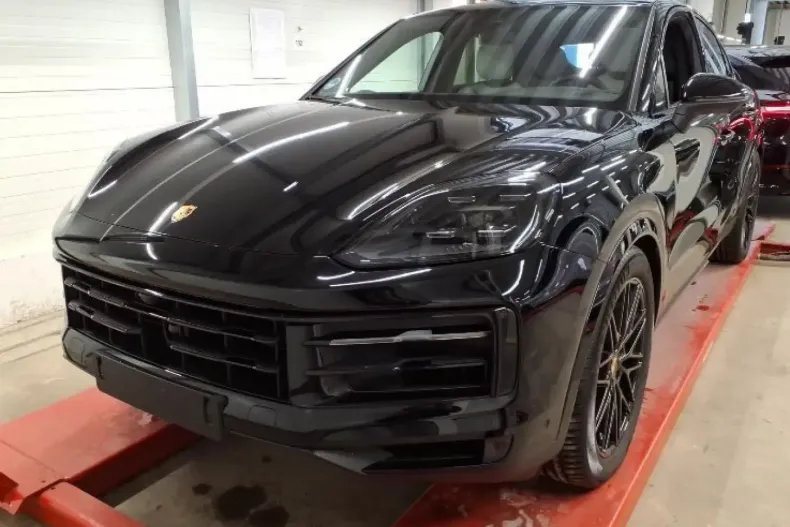 Porsche Cayenne din 2024 cu 27.600 km - oferta POR110102 - foto 3