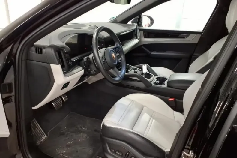 Porsche Cayenne din 2024 cu 27.600 km - oferta POR110102 - foto 6