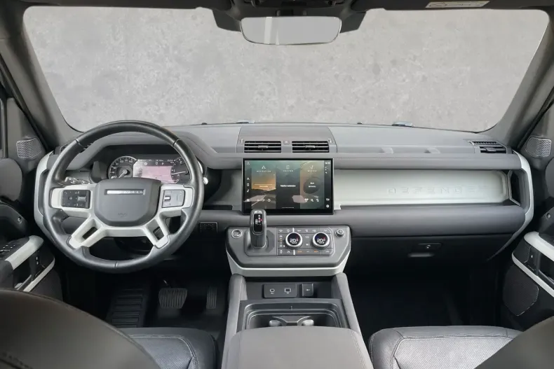 Land Rover Defender din 2022 cu 84.596 km - oferta LAN110107 - foto 4