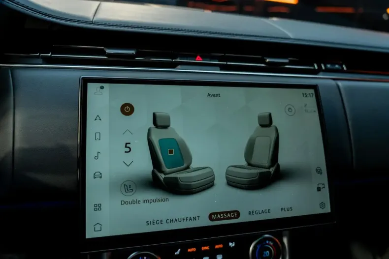 Land Rover Range Rover din 2023 cu 16.900 km - oferta LAN110111 - foto 15