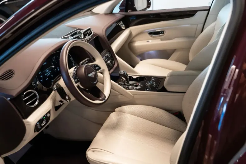 Bentley Bentayga din 2023 cu 42.000 km - oferta BEN110114 - foto 7